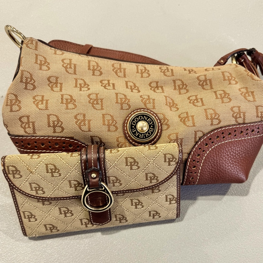 Dooney & Bourke Purse